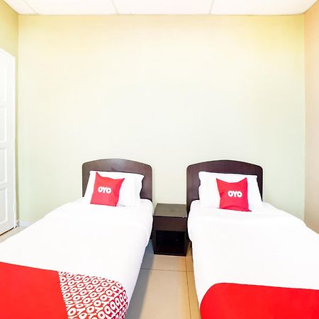Oyo 89573 Hotel Lii View Мерсинг Экстерьер фото