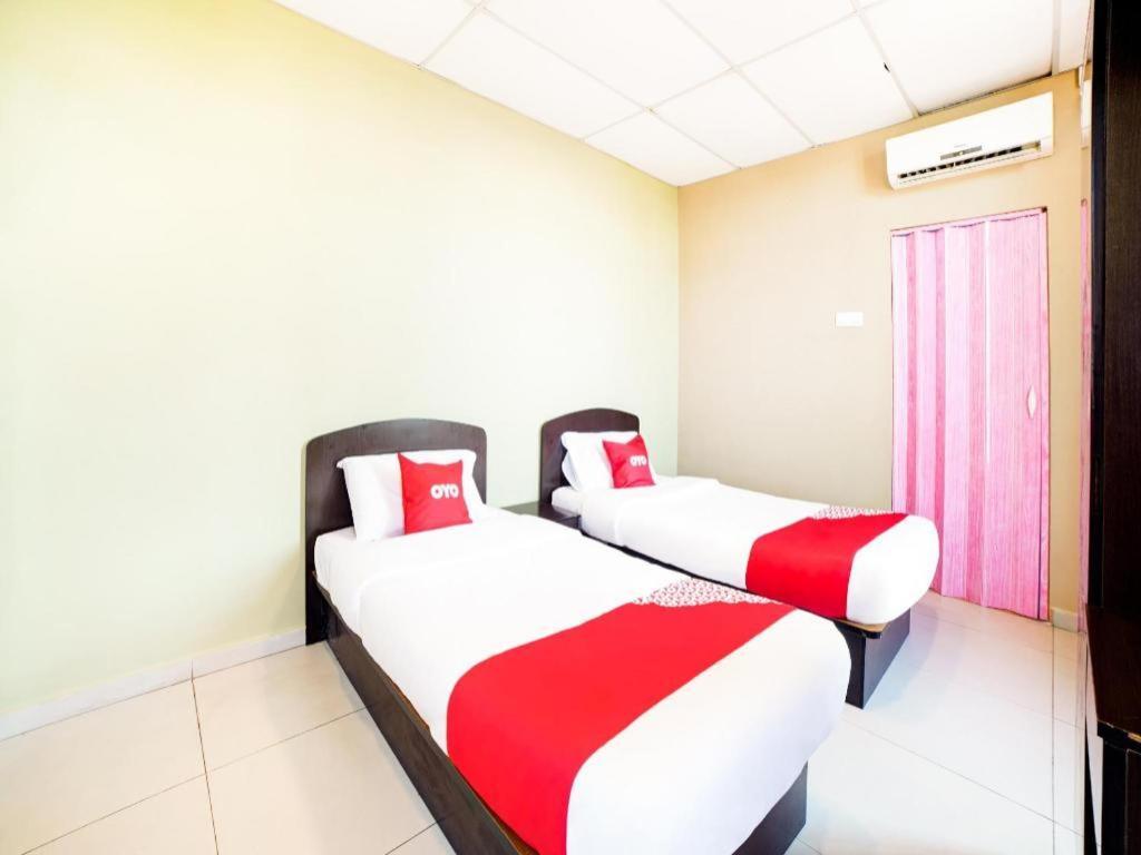 Oyo 89573 Hotel Lii View Мерсинг Экстерьер фото